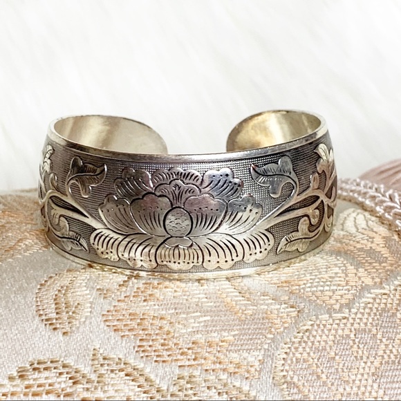 Turkish Silver Cuff Bracelet - Picture 7 of 7